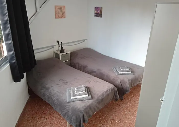アパート Edificio Gijon Newly Renovated Two-bedroom ベニドルム